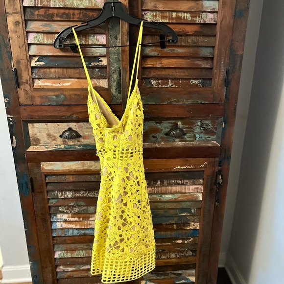 Lovers + Friends Bellini Sunshine Boho Yellow Lace dress  Large - Picture 3 of 3